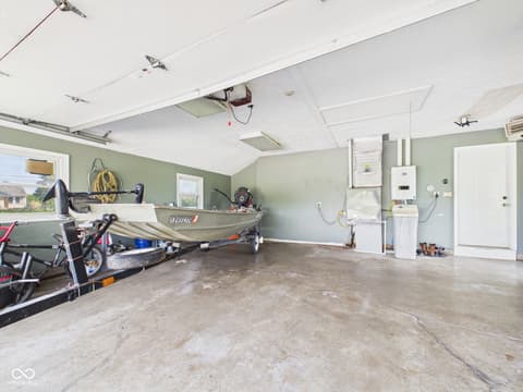 Garage at 2951 E Cross Street, Anderson, IN