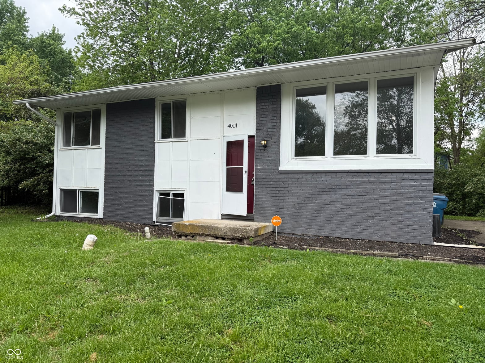 Front exterior at 4014 Richelieu Road, Indianapolis, IN