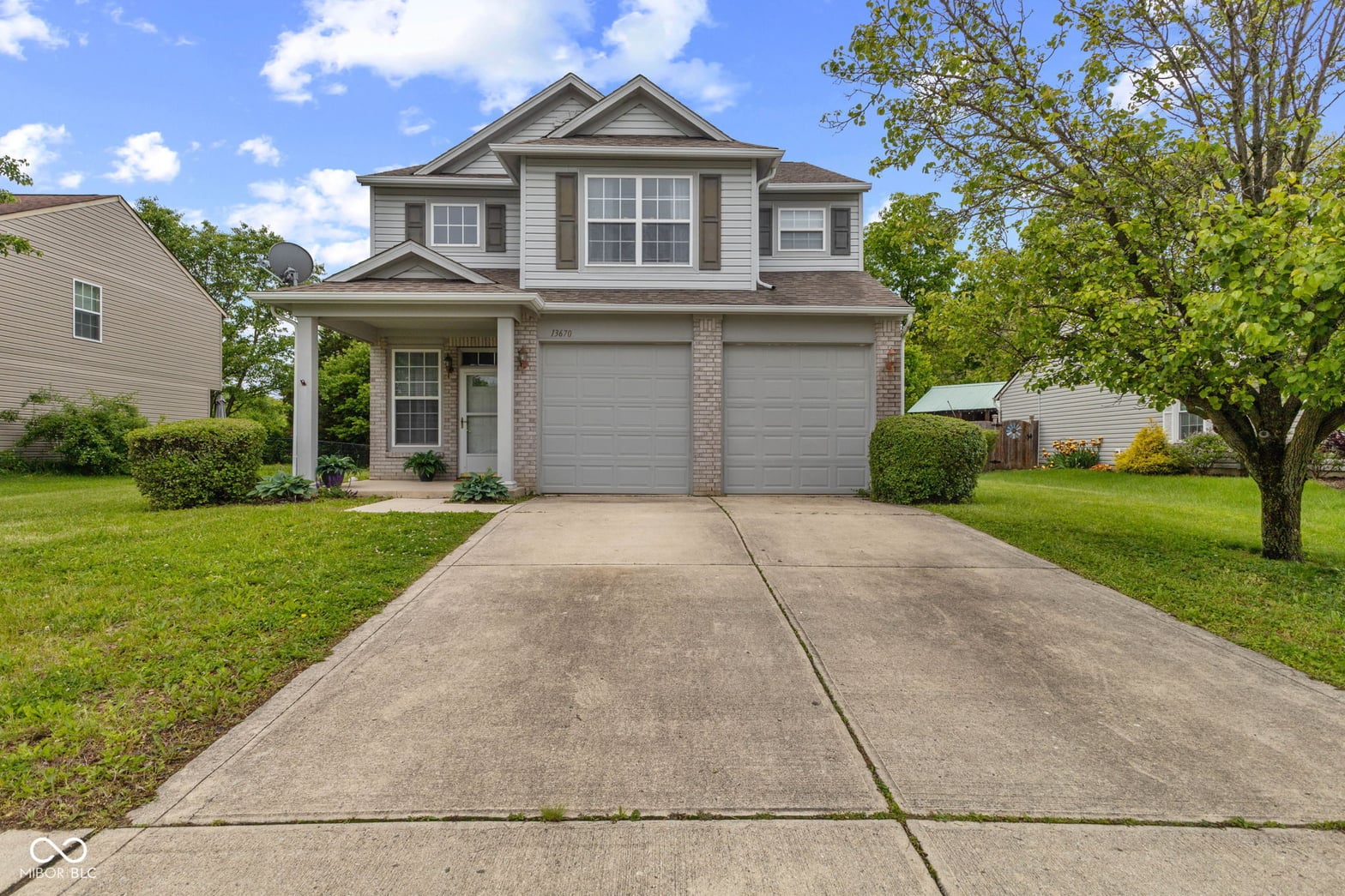 Front exterior at 13670 N Ayrshire Circle, Camby, IN