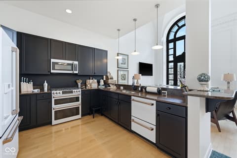 Photo of 350 N Meridian Street, Indianapolis, IN