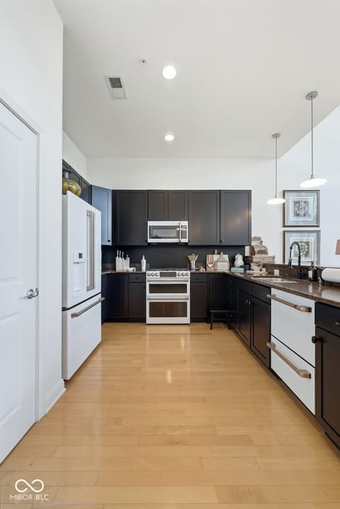 Photo of 350 N Meridian Street, Indianapolis, IN