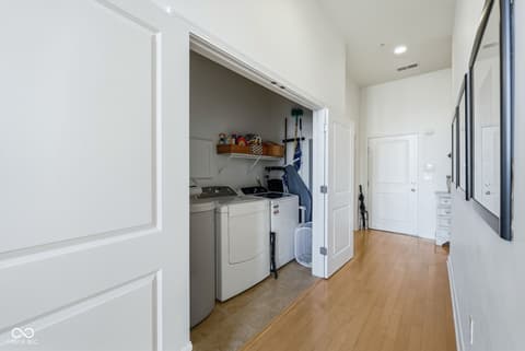 Photo of 350 N Meridian Street, Indianapolis, IN