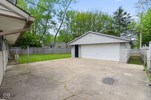 Garage at 9846 Catalina Drive, Indianapolis, IN