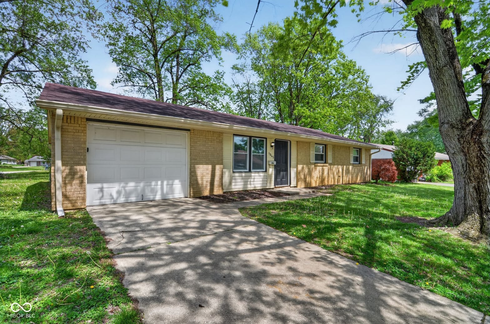 Front exterior at 1945 Schwier Court, Indianapolis, IN