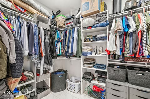 Walk In Closets — 1048 Saint Peter Street, Indianapolis, IN