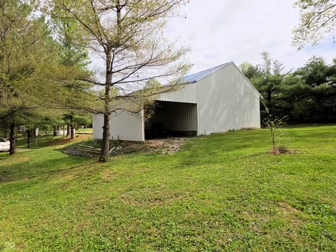 Yard at 8310 N Dog Trot Lane, Morgantown, IN