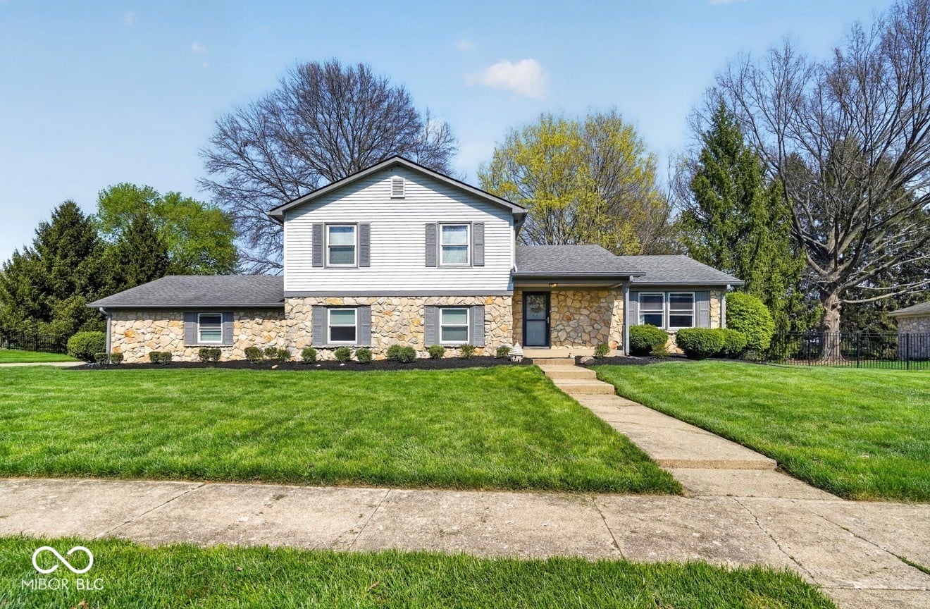 Photo of 10919 Braewick Drive, Carmel, IN