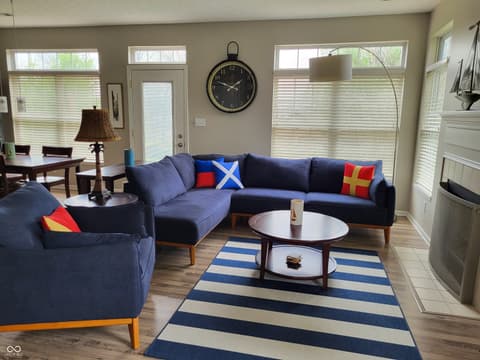 Living room at 11331 Fonthill Drive, Indianapolis, IN