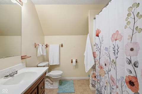 Photo of 8991 W State Road 236, Middletown, IN