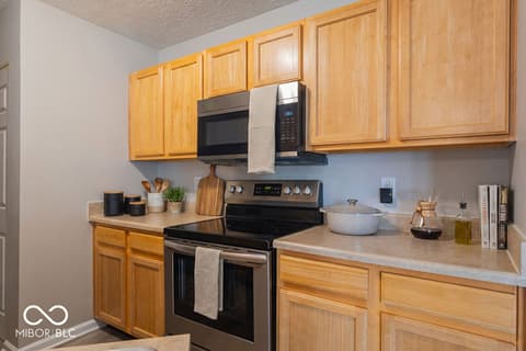 Photo of 1160 Thistlewood Way, Plainfield, IN