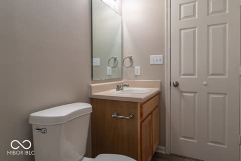 Photo of 1160 Thistlewood Way, Plainfield, IN