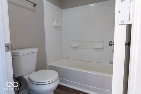 Photo of 1160 Thistlewood Way, Plainfield, IN