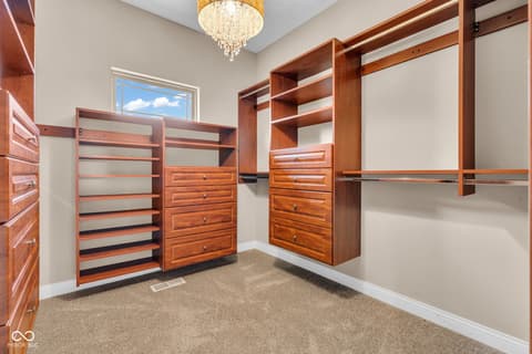 Walk In Closets — 3201 N 675 Road E, Darlington, IN