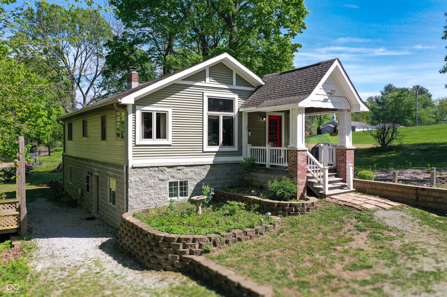 Photo of 8465 Valley View Drive, Martinsville, IN