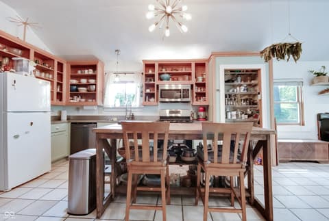 Photo of 8465 Valley View Drive, Martinsville, IN