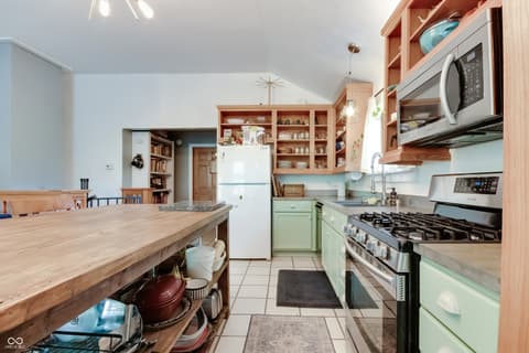 Photo of 8465 Valley View Drive, Martinsville, IN