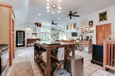 Photo of 8465 Valley View Drive, Martinsville, IN