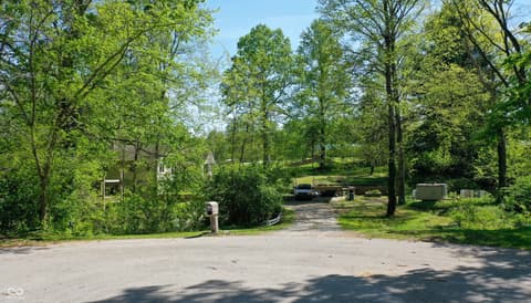 Photo of 8465 Valley View Drive, Martinsville, IN