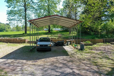 Photo of 8465 Valley View Drive, Martinsville, IN