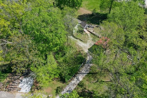 Photo of 8465 Valley View Drive, Martinsville, IN