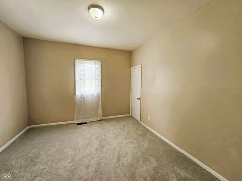 Photo of 2002 E Highland Avenue, Muncie, IN