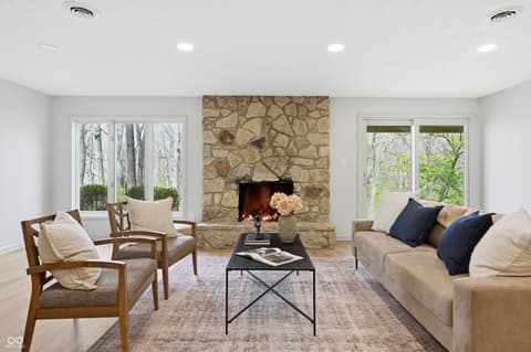 Living room at 6908 Creekridge Trail, Indianapolis, IN