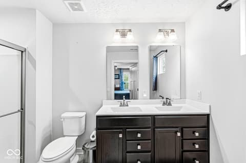 Photo of 2739 Stonebridge Drive, Lebanon, IN