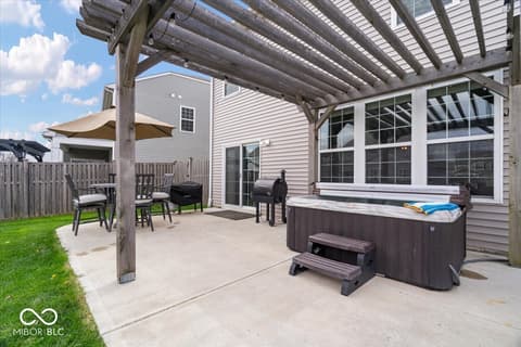Spa — 6638 Keepsake Drive, Whitestown, IN