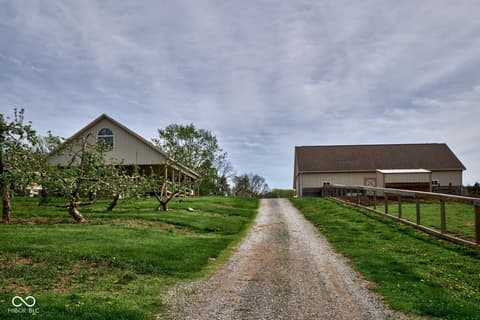 Out Buildings — 5054 N Us Route 31, Peru, IN