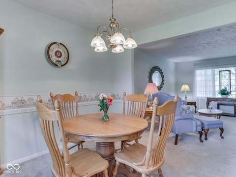 Photo of 1216 E Cragmont Drive, Indianapolis, IN