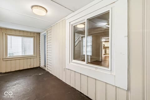 Bonus room at 2309 S Meridian Street, Indianapolis, IN
