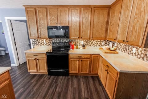 Photo of 8005 Stoney Bend Court, Indianapolis, IN