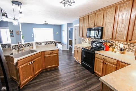 Photo of 8005 Stoney Bend Court, Indianapolis, IN