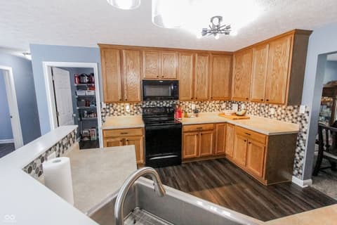 Photo of 8005 Stoney Bend Court, Indianapolis, IN