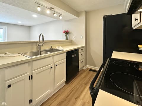 Photo of 7975 Glen View Drive, Indianapolis, IN