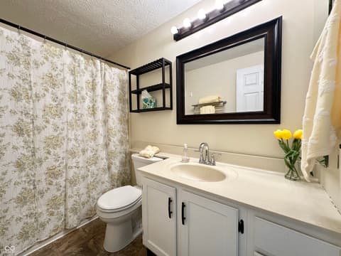 Photo of 7975 Glen View Drive, Indianapolis, IN