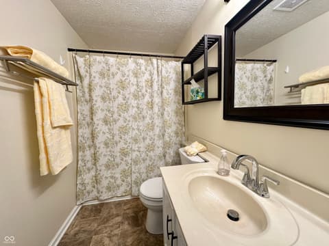 Photo of 7975 Glen View Drive, Indianapolis, IN