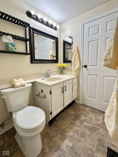 Photo of 7975 Glen View Drive, Indianapolis, IN
