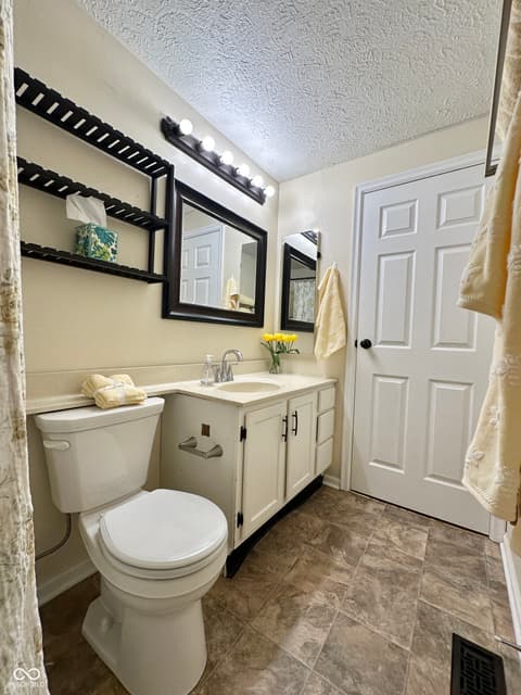 Photo of 7975 Glen View Drive, Indianapolis, IN