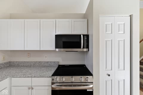 Photo of 235 Meadow Glen Drive, Avon, IN