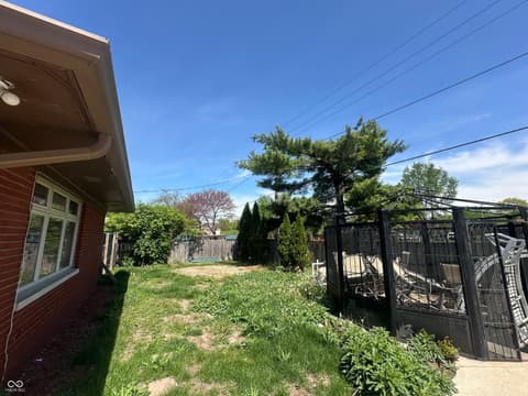 Photo of 7121 Laurel Drive, Indianapolis, IN