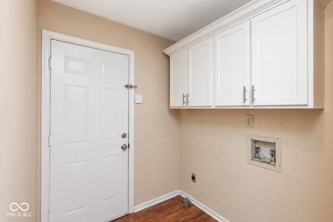 Laundry room at 3304 Fox Orchard Circle, Indianapolis, IN