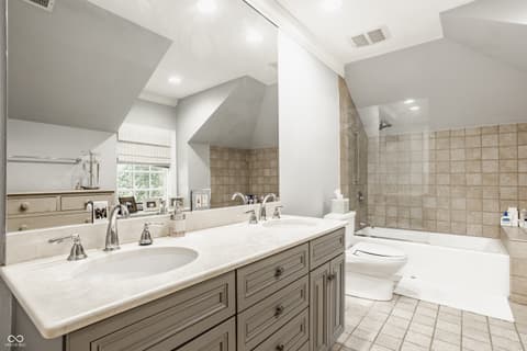 Photo of 110 Bow Lane, Indianapolis, IN