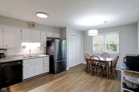 Photo of 7010 Grosvenor Place, Indianapolis, IN