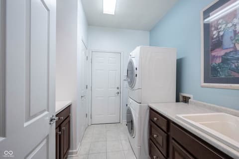Laundry room at 15330 Trebbiano Drive, Fishers, IN