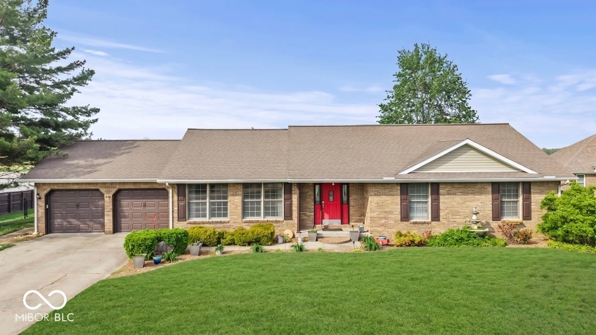 Front exterior at 40 Carolyn Drive, Seymour, IN