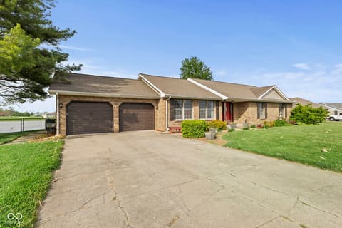 Front exterior at 40 Carolyn Drive, Seymour, IN