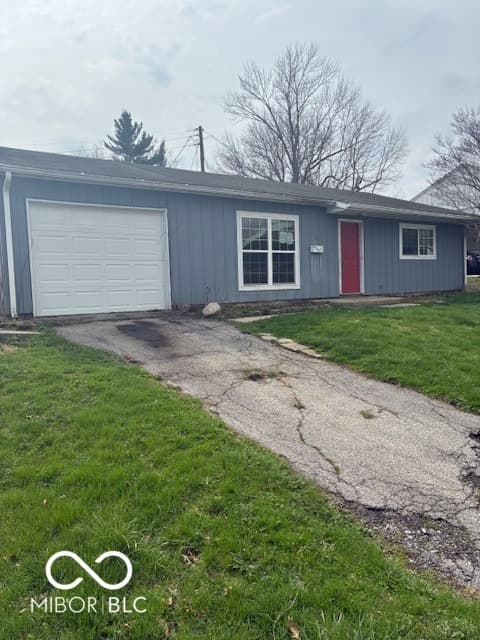 Front exterior at 34 Green Hill Court, Huntington, IN