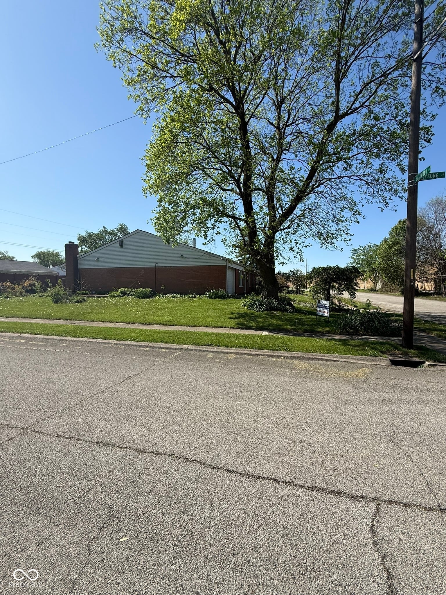 Community — 2403 Eastwood Drive, Indianapolis, IN