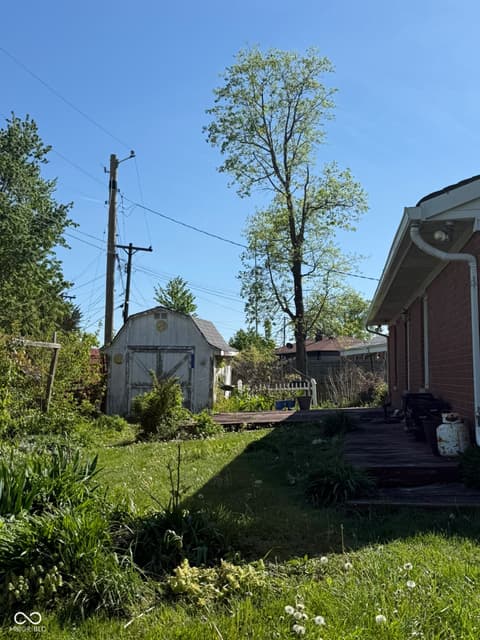 Yard at 2403 Eastwood Drive, Indianapolis, IN